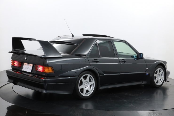 【送料込み】超希少　未使用　ベンツ　benz リアガーニッシュ　190e メルセデスベンツ 190クラス 190E 2.5-16 Evolution II 限定500