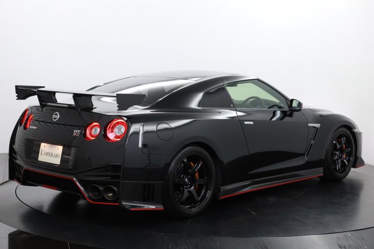 日産 GT-R NISMO 2017年モデル RAYS20インチ鍛造AW 専用カーボンエアロ