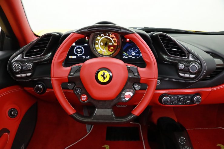 フェラーリ 488 Spider F1 DCT ディーラー車 ロッソフェラーリ