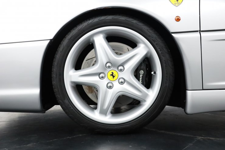 フェラーリ F355 Berlinetta 6MT 後期XRシャーシ 新車並行車