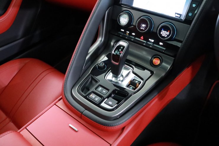 ジャガー Fタイプ S Coupe パノラミックグラスルーフ