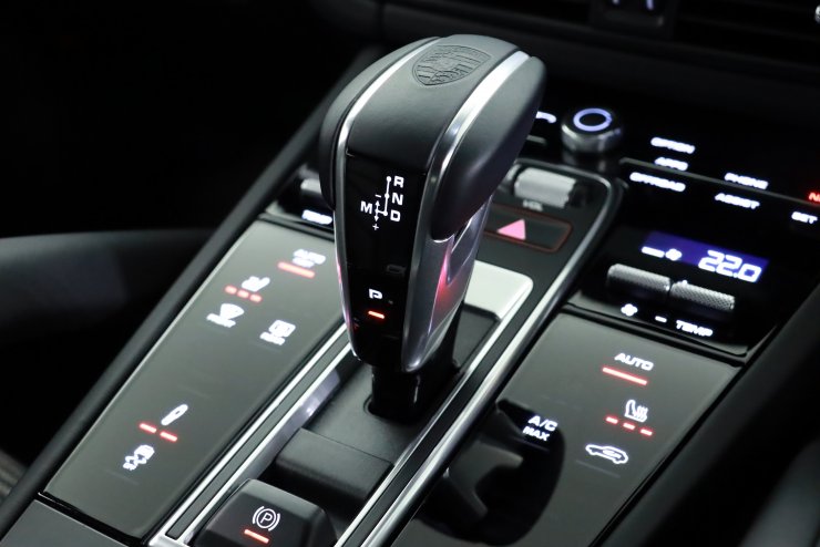 ポルシェ カイエン Turbo Coupe Tip‐S Sport‐ChronoPKG ライトウエイト