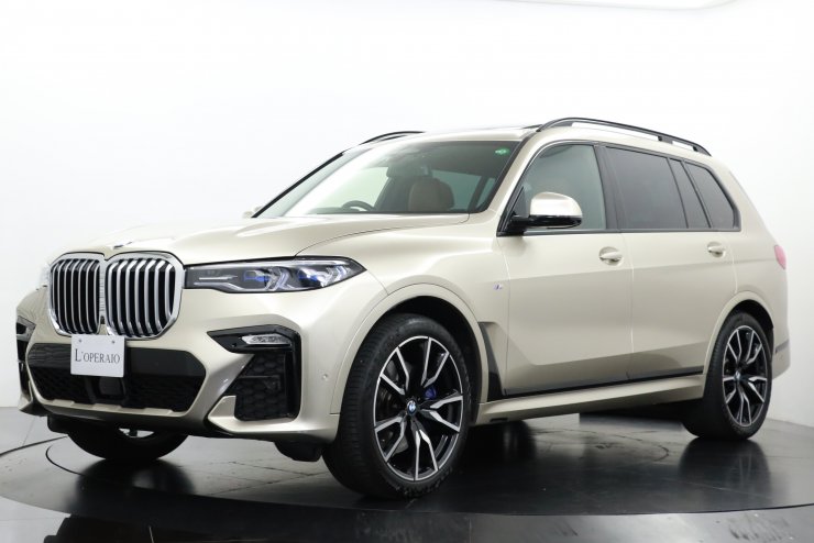 BMW X7 35d Xdrive M-sport Individualボディーカラー リアエンター