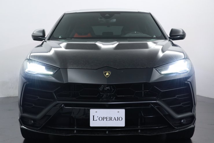 ランボルギーニ ウルス 4 0 マットブラックラッピング ブラック レッドレザー Bang Olufsen Capristマフラー 純正taigeteシャイニーブラック23インチaw中古車