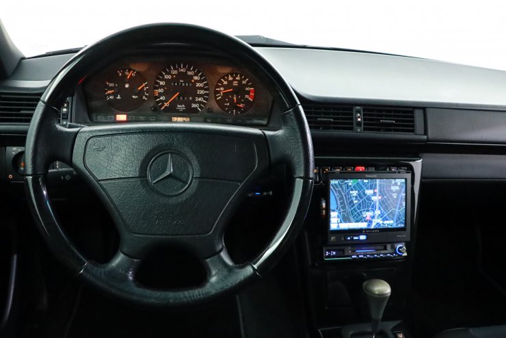 メルセデスベンツ Eクラス E500LIMITED 新車並行車 世界限定500台