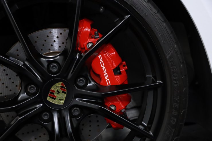ポルシェ 718 Cayman GTS PDK ブラック×ボルドーレッドレザー