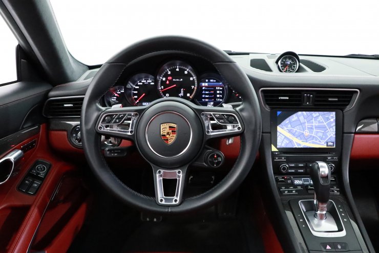 ポルシェ 911(Type991) Turbo S PDK ワンオーナー・後期モデル 左