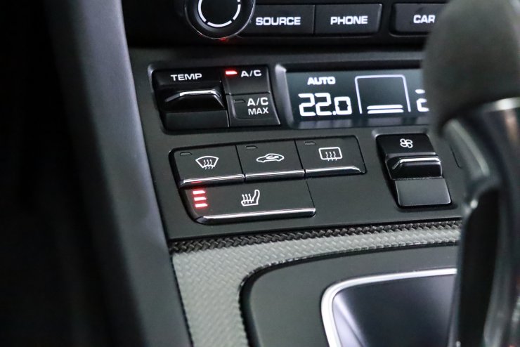 ポルシェ 911 ★ アルカンターラ ステアリング *991後期使用 ポルシェ 911(Type991) GT3 RS PDK 正規ディーラー車 フロントリフト