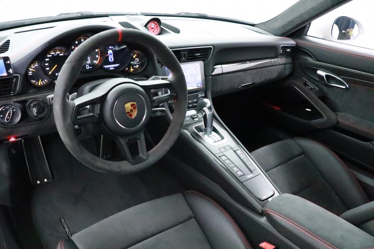 ポルシェ 911 ★ アルカンターラ ステアリング *991後期使用 ポルシェ 911(Type991) GT3 Sport-ChronoPKG フロントリフティング