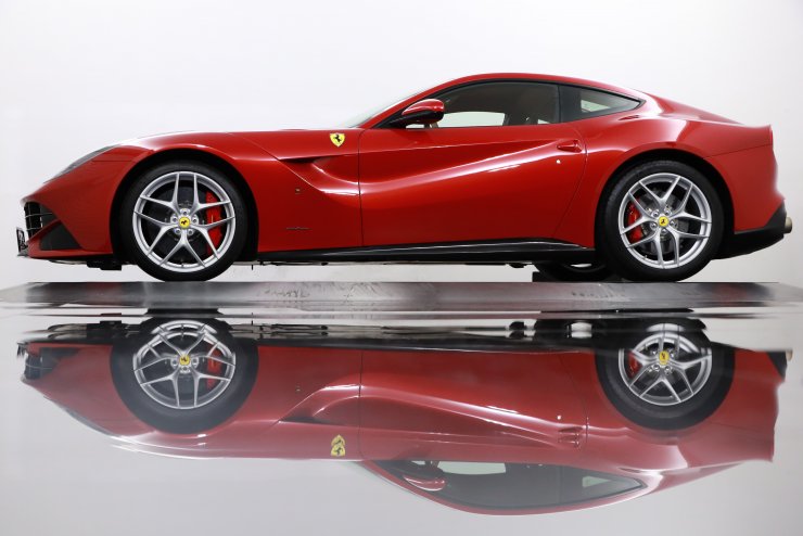 フェラーリ F12 berlinetta F1 ワンオーナー 正規ディーラー車 低走行