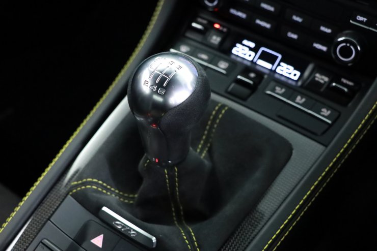 ポルシェ 718 ケイマン GT4 6MT ワンオーナー 走行距離6,000km