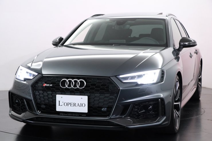アウディ RS4アバント 2.9 quattro 走行距離2,000キロ台 オプション