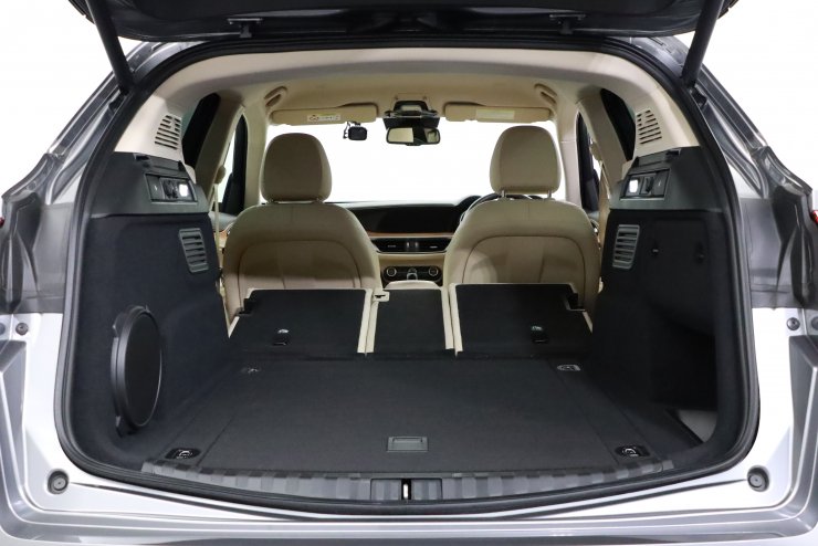 アルファロメオ ステルヴィオ 2.0 Turbo Q4 Luxury-PKG オプション
