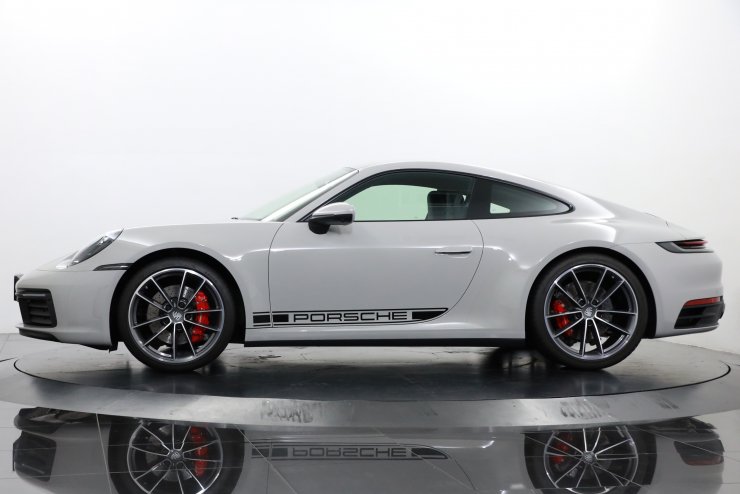 ポルシェ 911(Type992) Carrera S PDK 希少左ハンドル 正規ディーラー