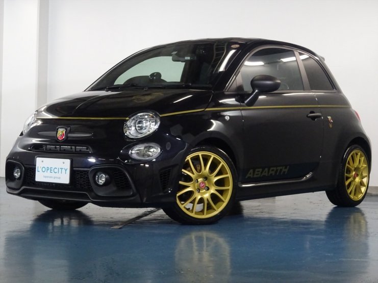 アバルト595スコルピオーㇿボンネット Abarth 595 Scorpioneoro_20201110_8 画像｜今どき貴重なMTの左