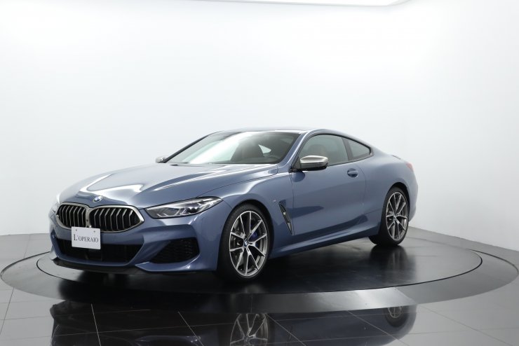 BMW 8シリーズ M850i xDrive coupe 走行距離8,000km台