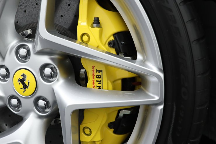 フェラーリ F8 Spider F1 DCT ワンオーナー 新車コンデション