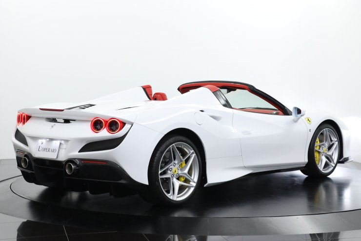 フェラーリ F8 Spider F1 DCT ワンオーナー 新車コンデション