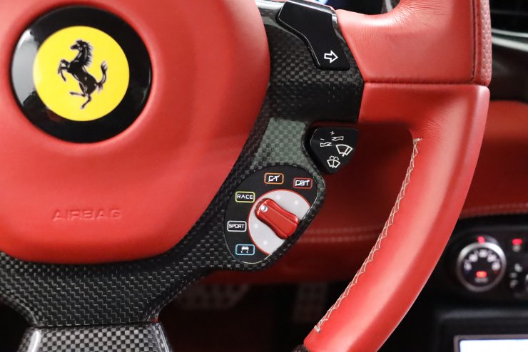 フェラーリ 458 Italia F1 DCT LEDカーボンステアリング バイ