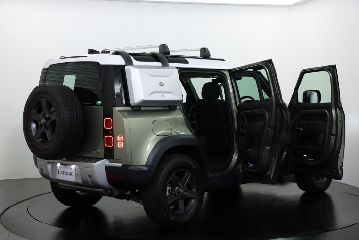 ランドローバー ディフェンダー 110 P300 7人乗り仕様 新車