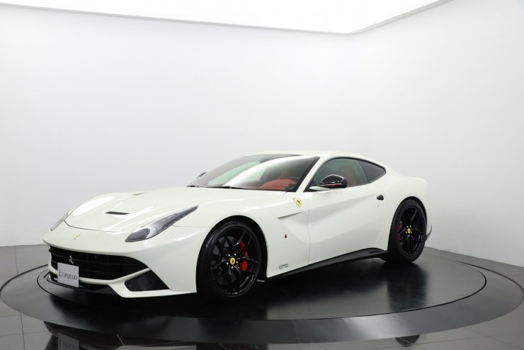 Ferrari F12純正カーボンファイバー ガソリンキャップカバー