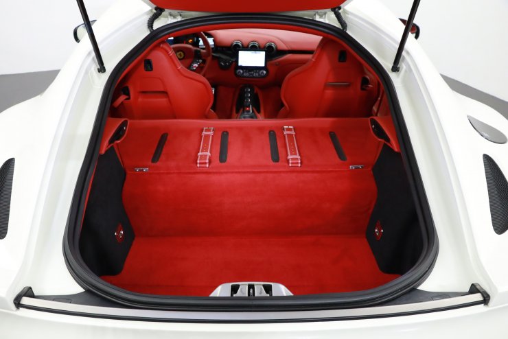 フェラーリ F12 berlinetta F1 DCT 正規ディーラー車 カーボンLED