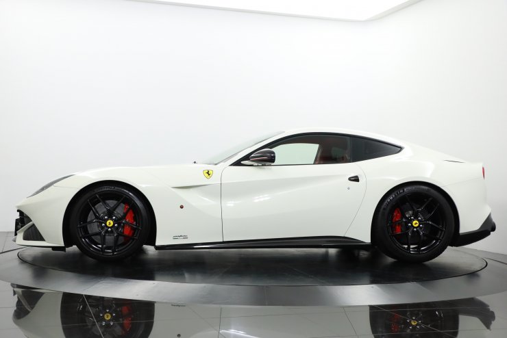 フェラーリ F12 berlinetta F1 DCT 正規ディーラー車 カーボンLED