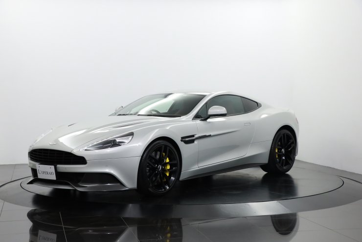 アストンマーティン ヴァンキッシュ TouchtronicⅢ 走行7,000Km台