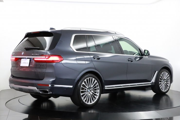 BMW X7 xDrive 35d オプション総額約300万円 デザインピュア