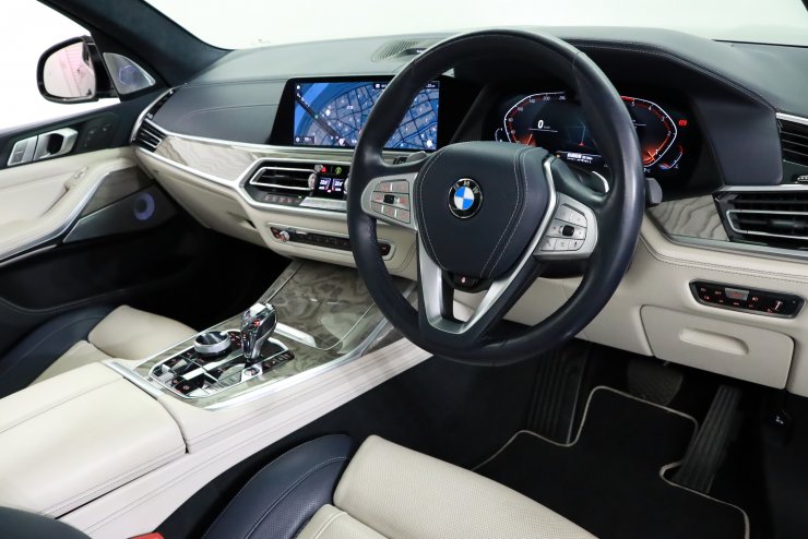 BMW X7 xDrive 35d オプション総額約300万円 デザインピュア