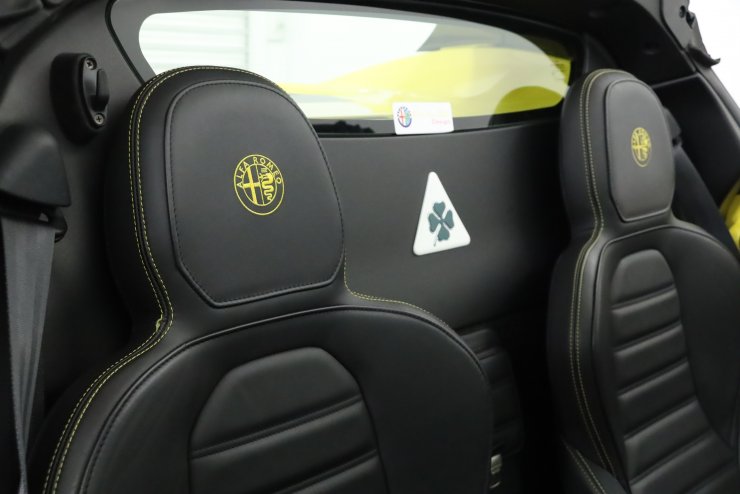 アルファロメオ純正4C インナーソフトカバー　専用バッグ付 アルファロメオ純正4C インナーソフトカバー 専用バッグ付 Alfa Romeo