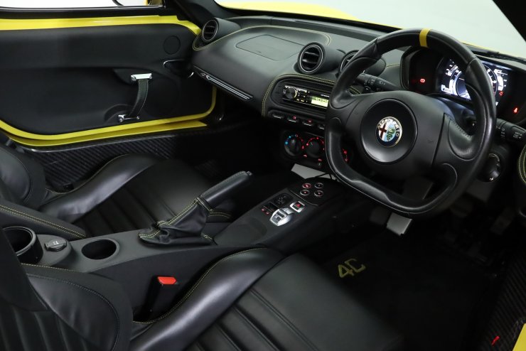 アルファロメオ純正4C インナーソフトカバー　専用バッグ付 アルファロメオ4C インナーソフトカバー 専用バッグ付 アルファロメオ