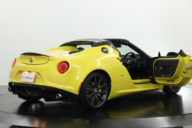アルファロメオ 4C Spider 有償色 スポーツPKG レザーPKG ローンチ
