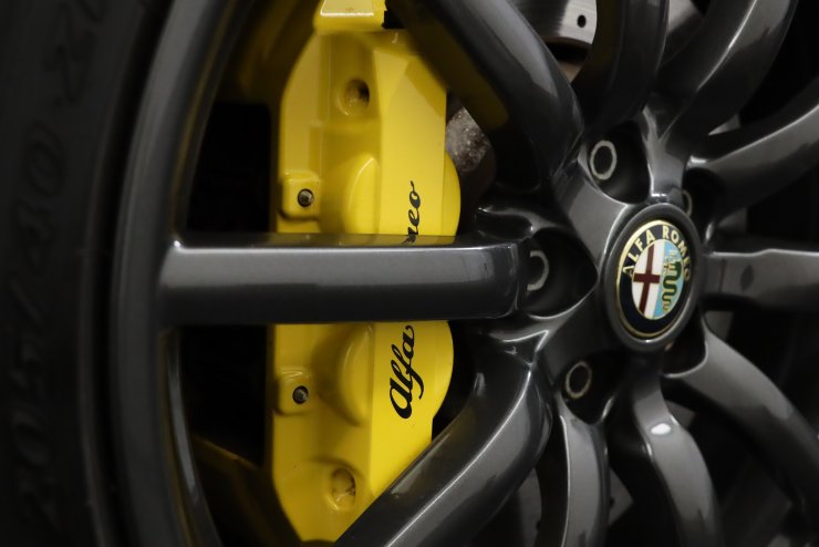 アルファロメオ 4C Spider 有償色 スポーツPKG レザーPKG ローンチ