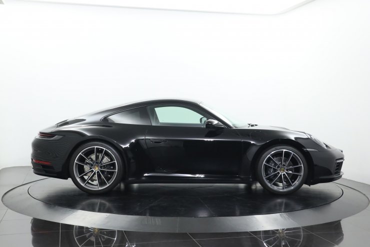 ポルシェ 911(Type992) Carrera PDK 20/21インチカレラクラシック