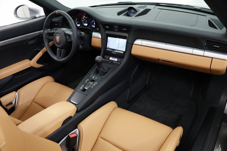 ポルシェ 911(Type991) Speed ster 6MT Heritage Design PKG 世界限定