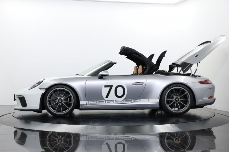 ポルシェ 911(Type991) Speed ster 6MT Heritage Design PKG 世界限定
