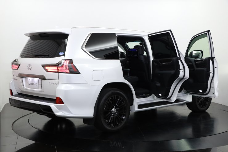 LX570 TRD風　リアスポイラー　ホワイト/ブラック 未使用 レクサス LX LX570 Black Sequence 特別仕様車 ワンオーナー TRD