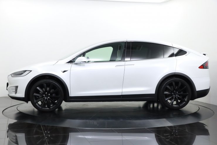 祝開店！大放出セール開催中 国内未発売 テスラ モデルX 純正 牽引用