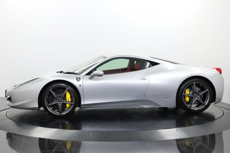 希少未使用 フェラーリ Ferrari 458 イタリア 公式ライセンスモデル フェラーリ 458 Italia F1 DCT 希少右ハンドル 正規ディーラー車