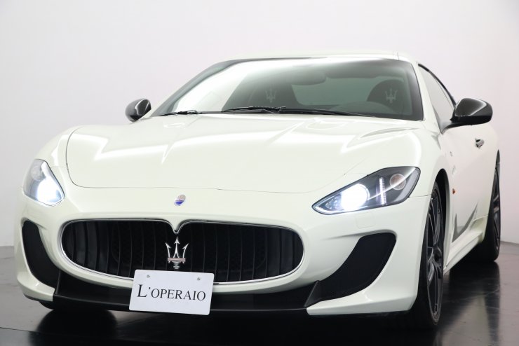 特売 良品 Maseratiマセラティ グラントゥーリズモ 純正 フロントグリル R0476 ポイント10倍 Riverplaza Mn