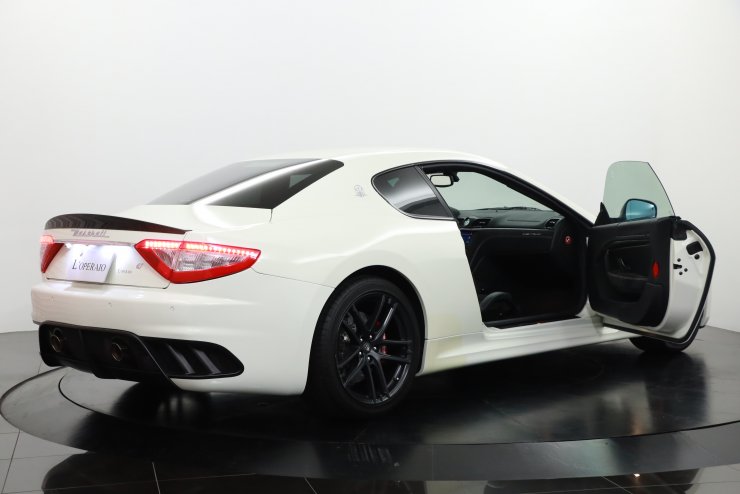 マセラティ グラントゥーリズモ MC Stradale 正規ディーラー車 エアロ