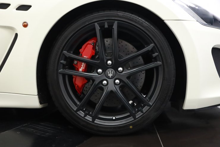 マセラティ グラントゥーリズモ MC Stradale 正規ディーラー車 エアロ