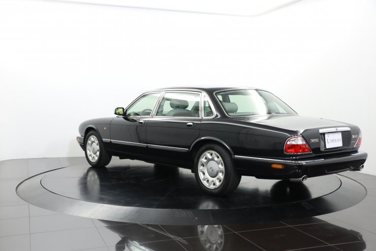 ジャガー デイムラー DAIMLER SUPER V8 正規ディーラー車 走行12,000km