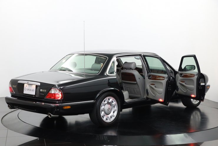 ジャガー デイムラー DAIMLER SUPER V8 正規ディーラー車 走行12,000km