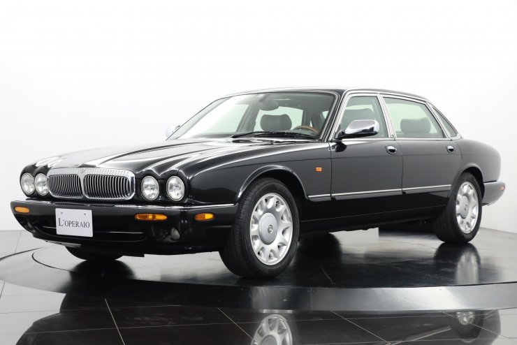 ジャガー デイムラー DAIMLER SUPER V8 正規ディーラー車 走行12,000km