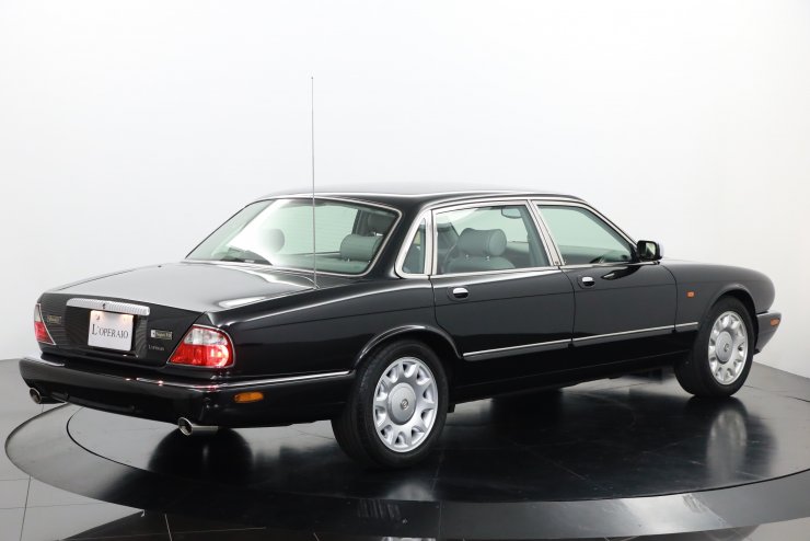 ジャガー デイムラー DAIMLER SUPER V8 正規ディーラー車 走行12,000km