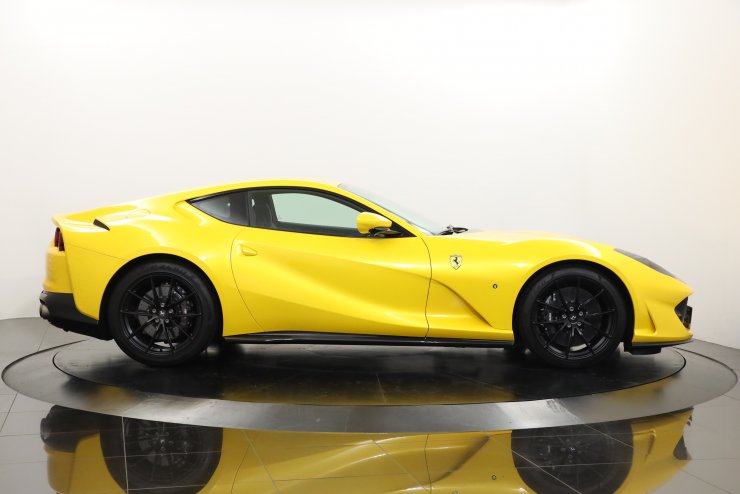 フェラーリ 812 SUPER FAST F1 DCT 純正OP20インチ鍛造AW