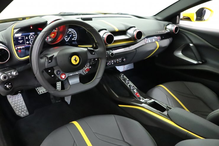 フェラーリ 812 SUPER FAST F1 DCT 純正OP20インチ鍛造AW