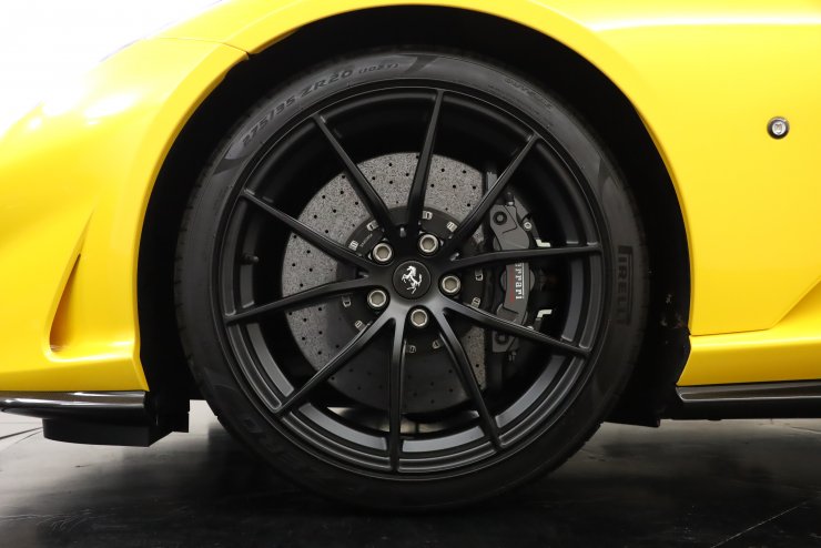 フェラーリ 812 SUPER FAST F1 DCT 純正OP20インチ鍛造AW